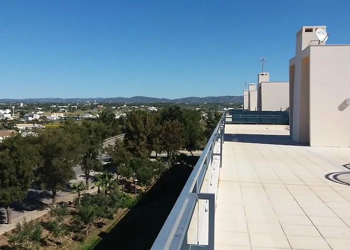 Novo Com Piscina Olhão