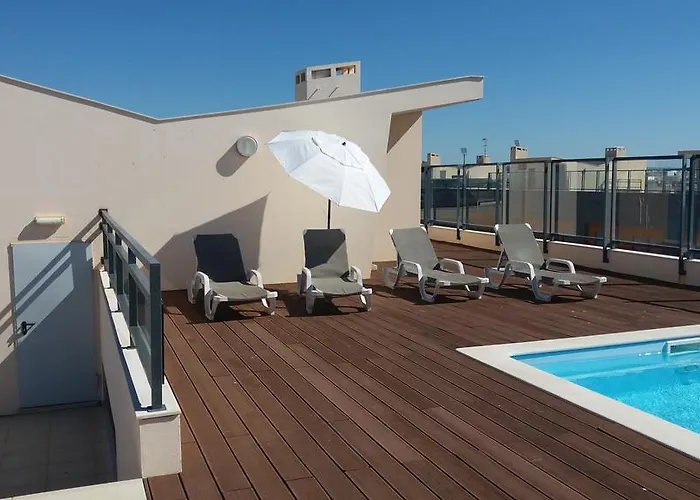 Novo Com Piscina Olhão