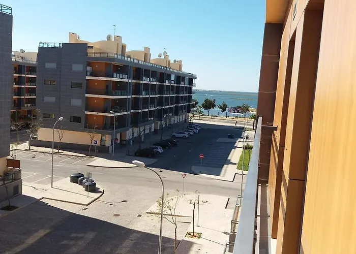 Novo Com Piscina Olhão